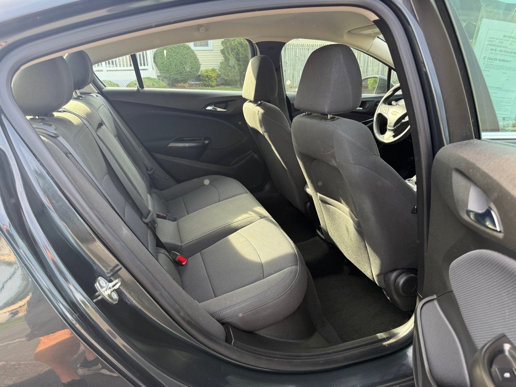 Used 2018 Chevrolet Cruze LT FWD image 8