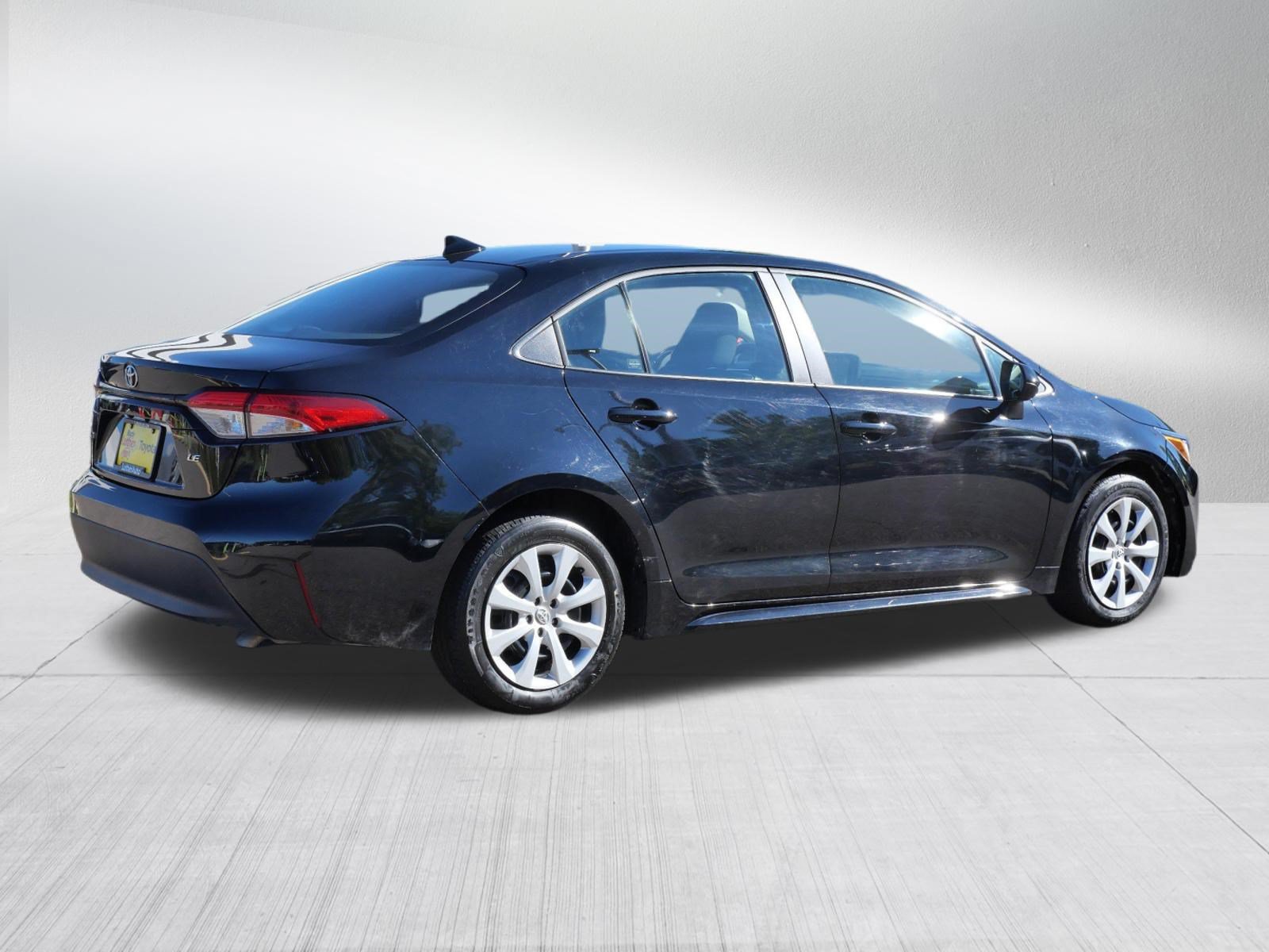 Certified 2025 Toyota Corolla LE FWD image 7