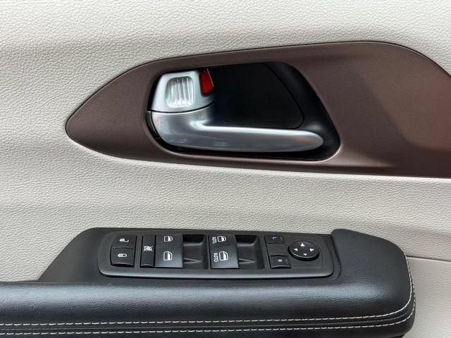 Used 2024 Chrysler Voyager LX FWD image 23