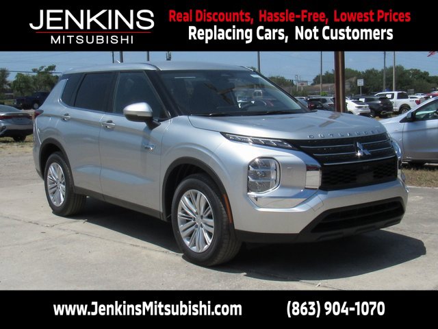 New 2025 Mitsubishi Outlander ES