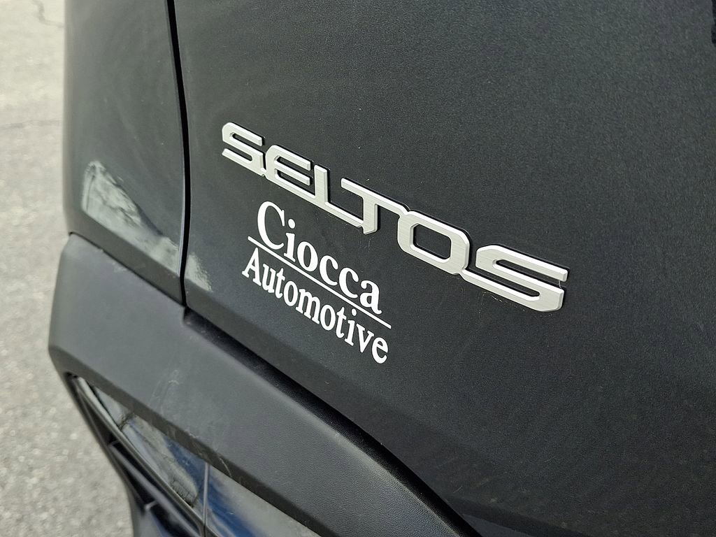 Used 2024 Kia Seltos EX image 32
