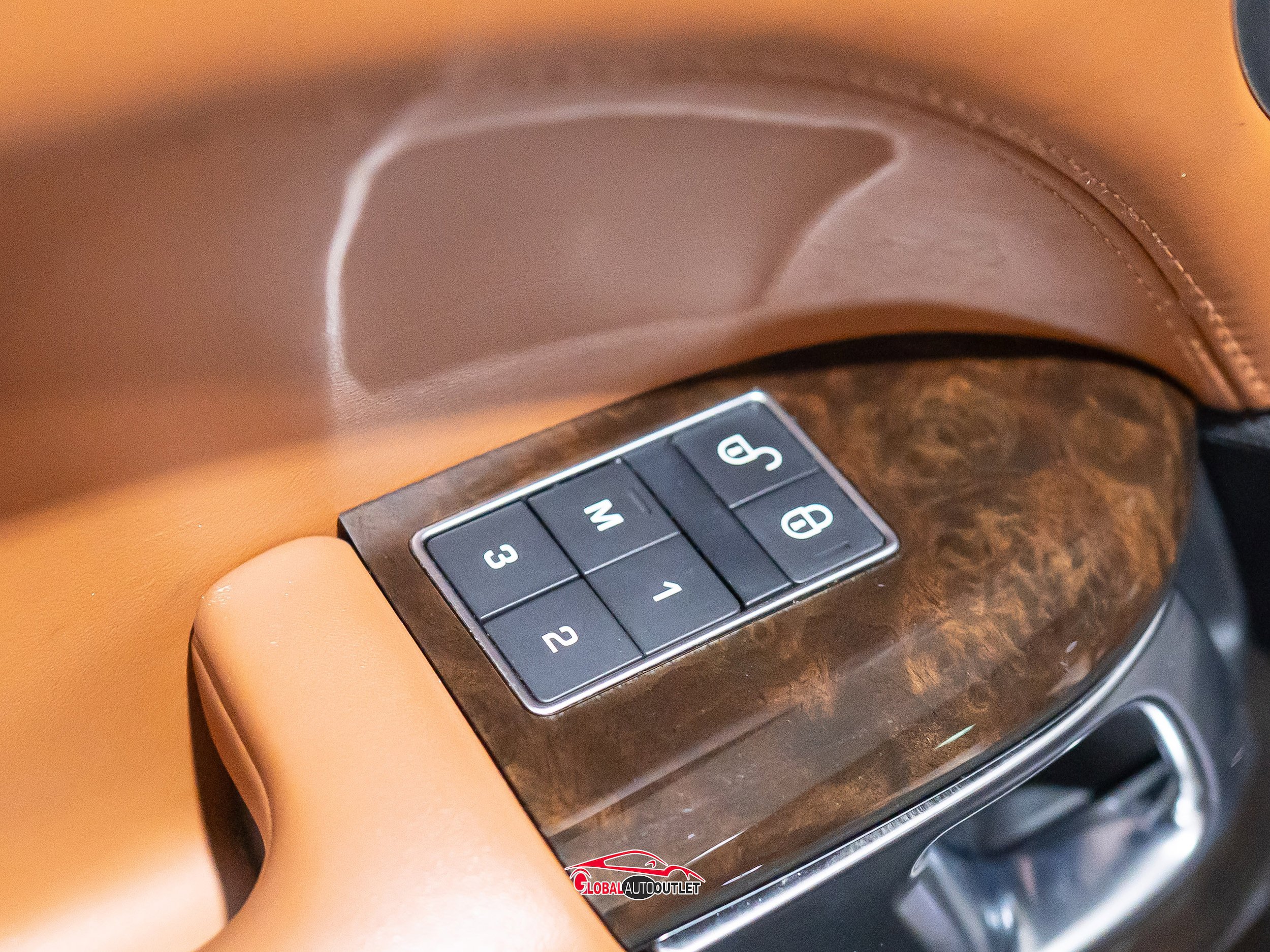 Used 2016 Land Rover Range Rover Autobiography image 45