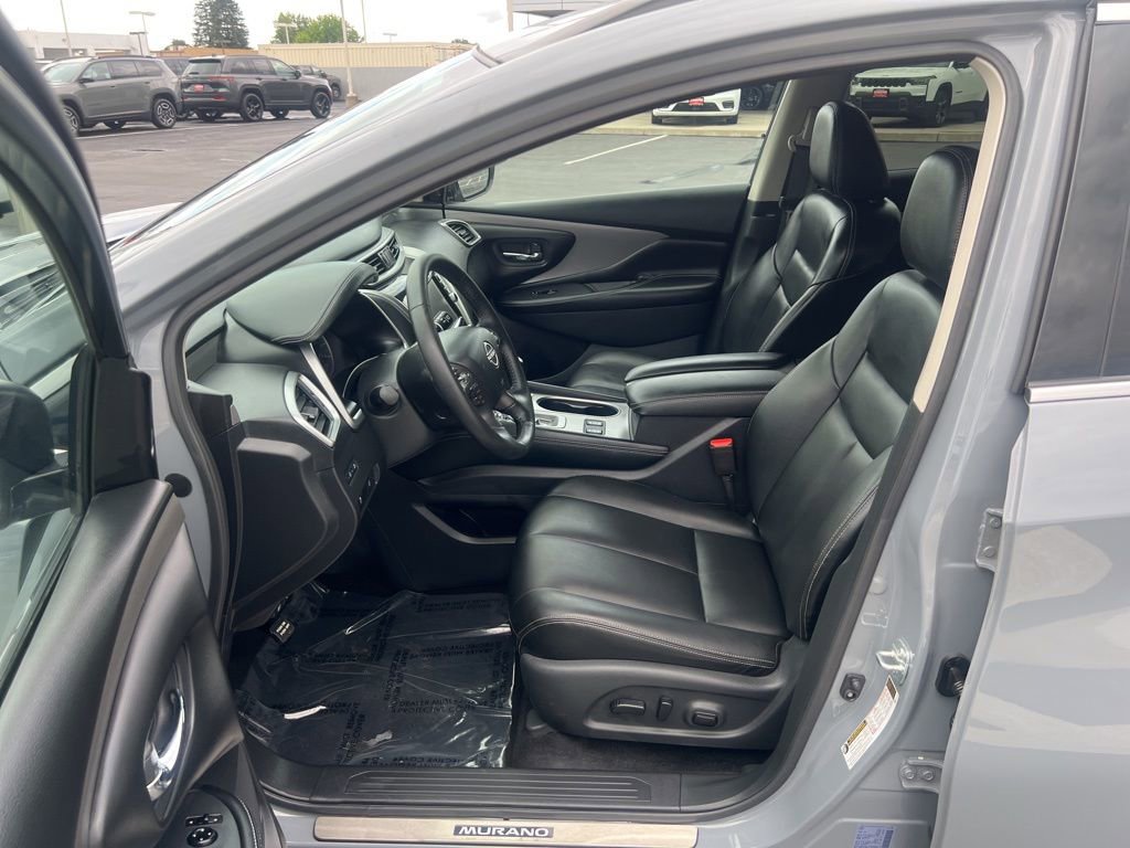 Used 2024 Nissan Murano SV w/ SV Midnight Edition Package image 19