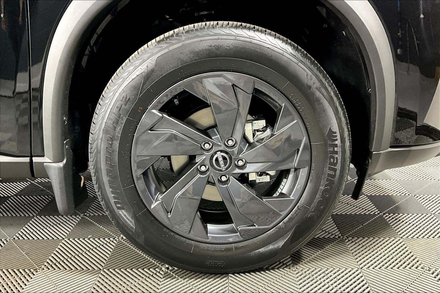 New 2026 Nissan Rogue SV w/ Cold Weather Package AWD/4WD image 22