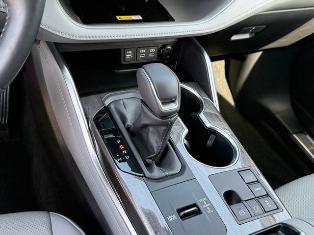 Used 2023 Toyota Highlander Platinum FWD image 23