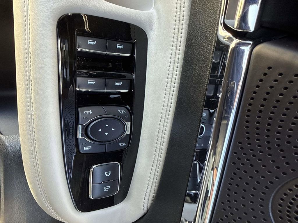 New 2026 Lincoln Corsair Premiere image 19