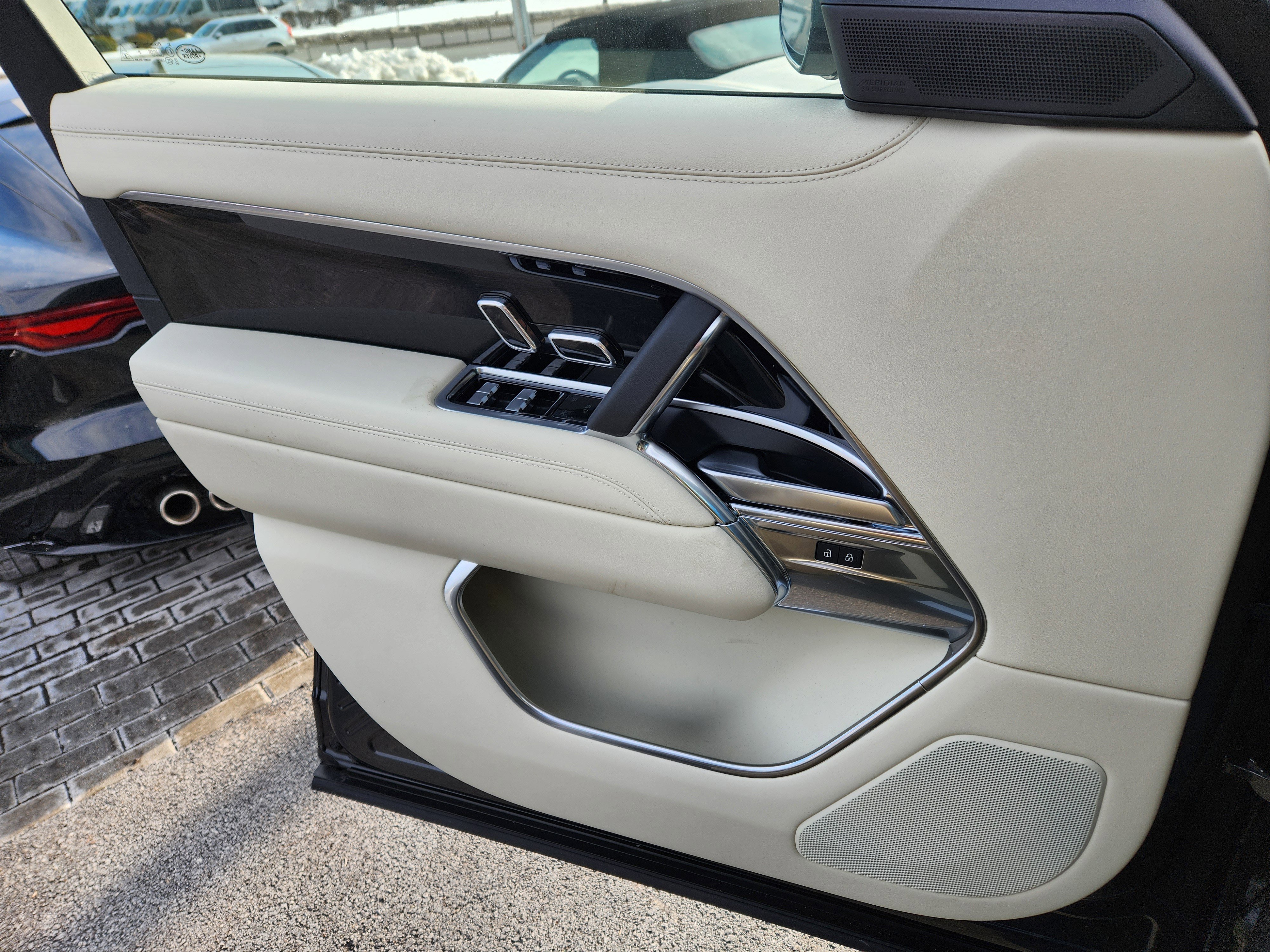 New 2026 Land Rover Range Rover Long Wheelbase SE image 16