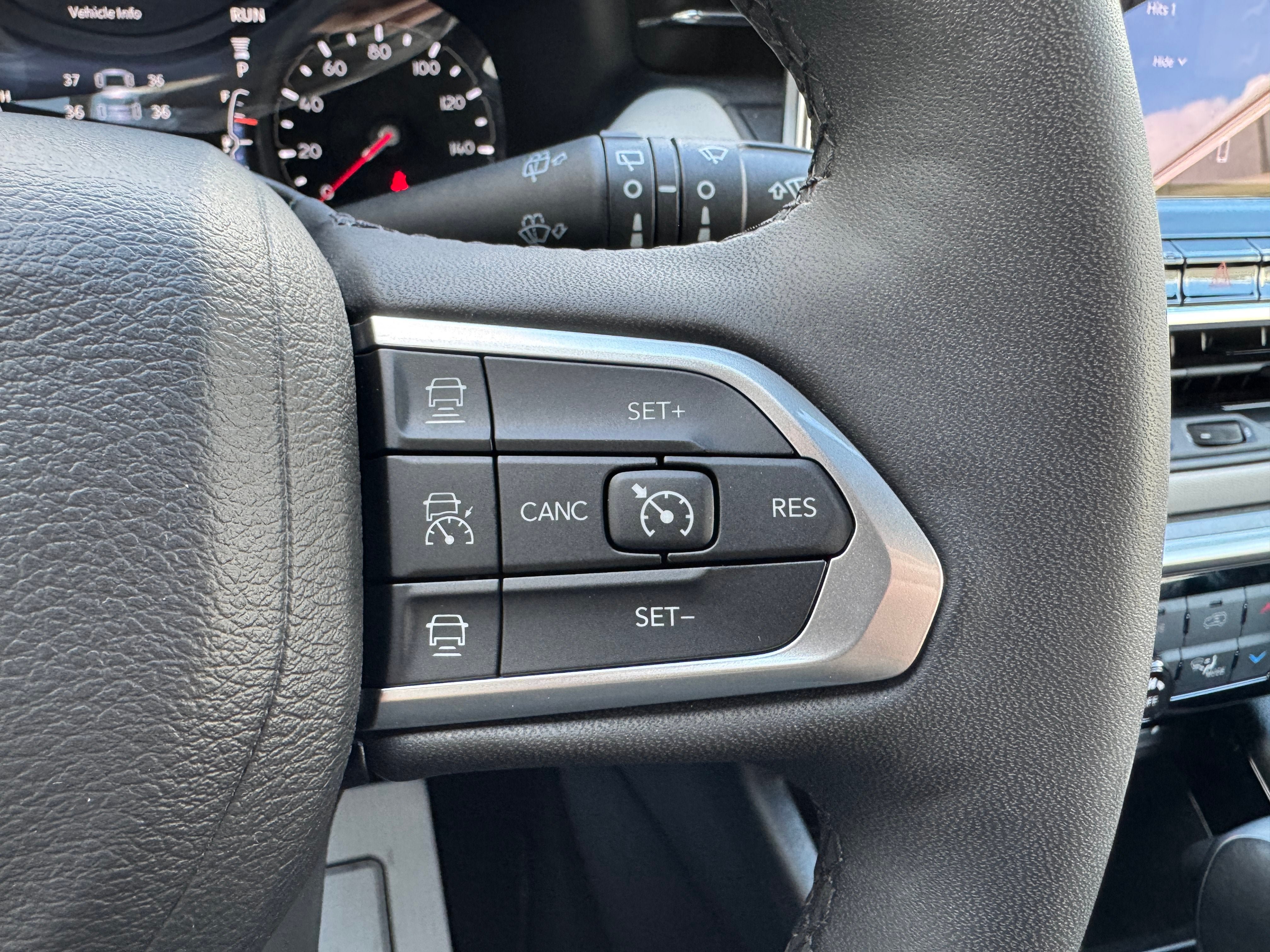 Used 2025 Jeep Compass Limited AWD/4WD image 12