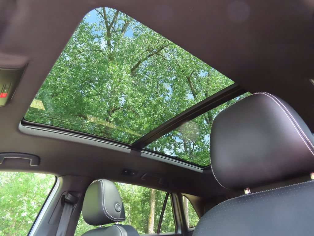 Used 2023 Volkswagen Atlas Cross Sport SE w/ Panoramic Sunroof Package AWD/4WD image 5