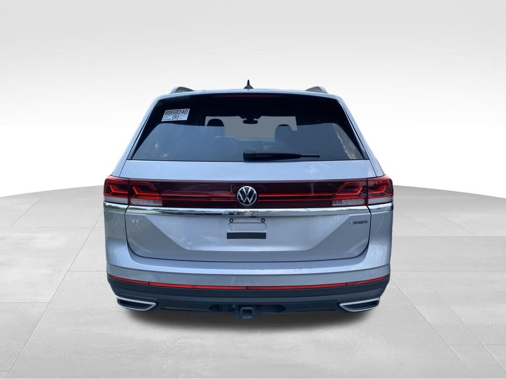 Used 2025 Volkswagen Atlas SE AWD/4WD image 12