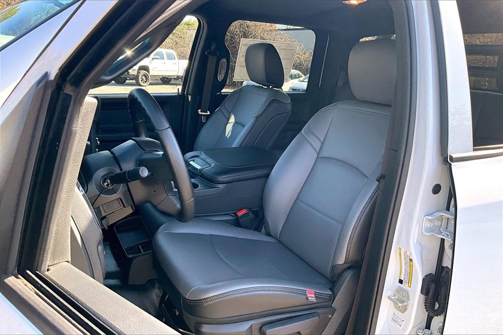 Used 2024 RAM 5500 Tradesman w/ Chrome Appearance Group image 19