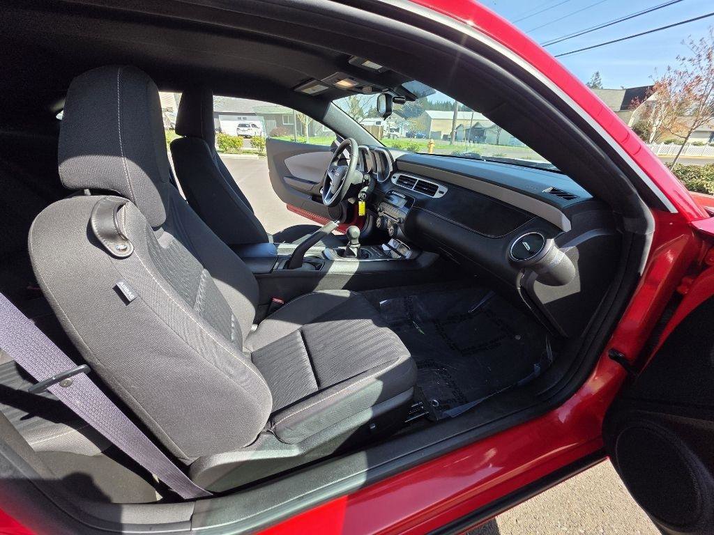 Used 2012 Chevrolet Camaro LS RWD image 13
