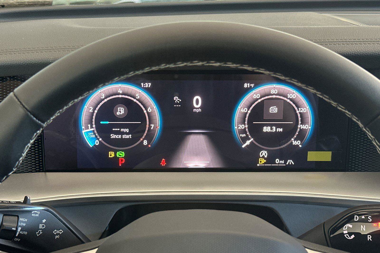 New 2025 Volkswagen Tiguan SE image 23