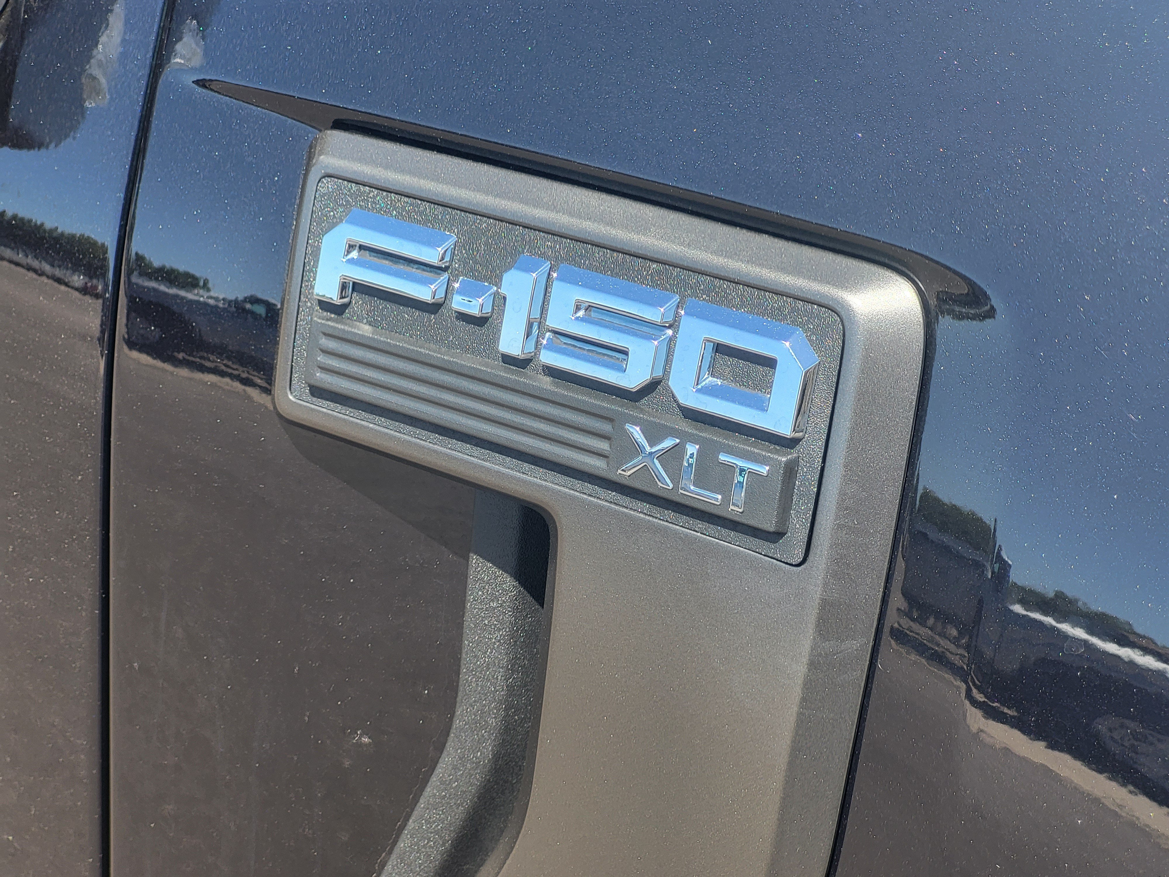 Used 2022 Ford F150 XLT w/ Equipment Group 302A High AWD/4WD image 9