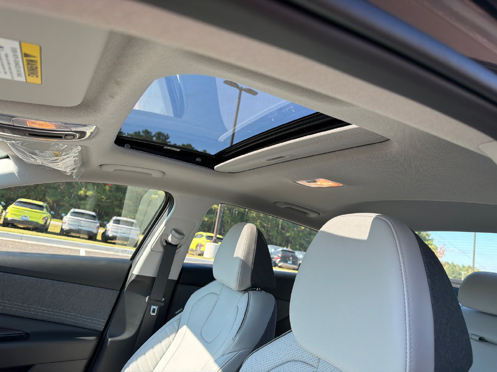 New 2026 Hyundai Elantra SEL Sport FWD image 33