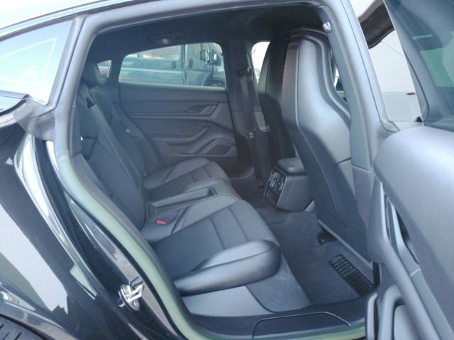 Used 2023 Porsche Taycan image 24