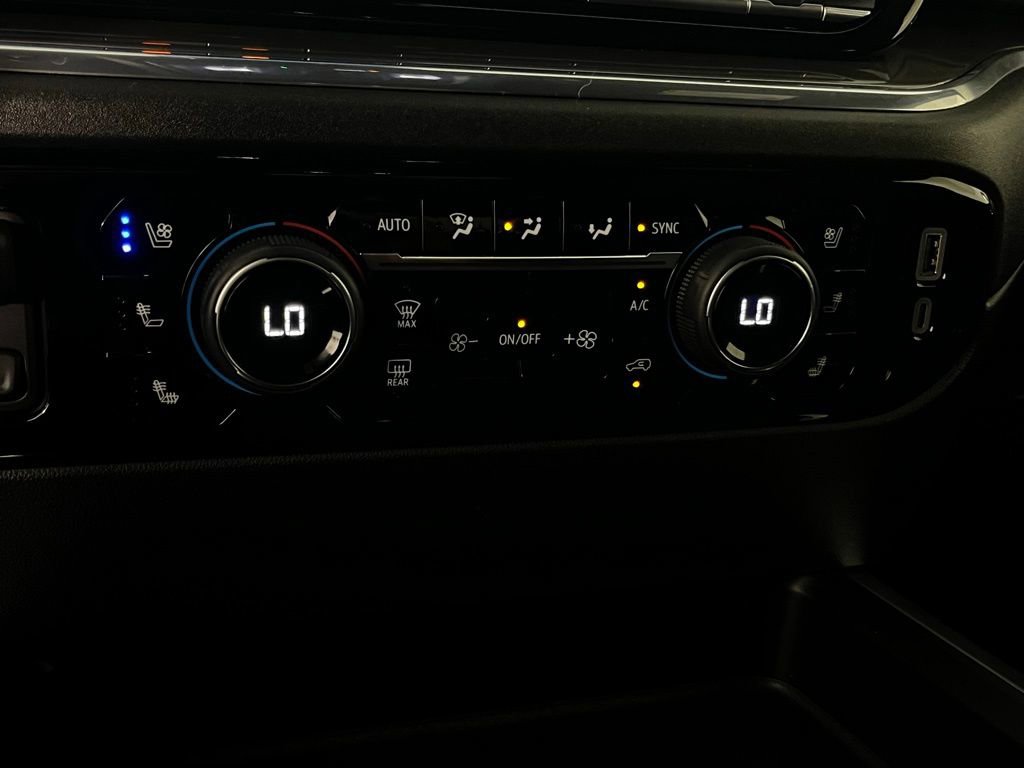 Used 2024 Chevrolet Silverado 2500 High Country w/ High Country Premium Package image 22