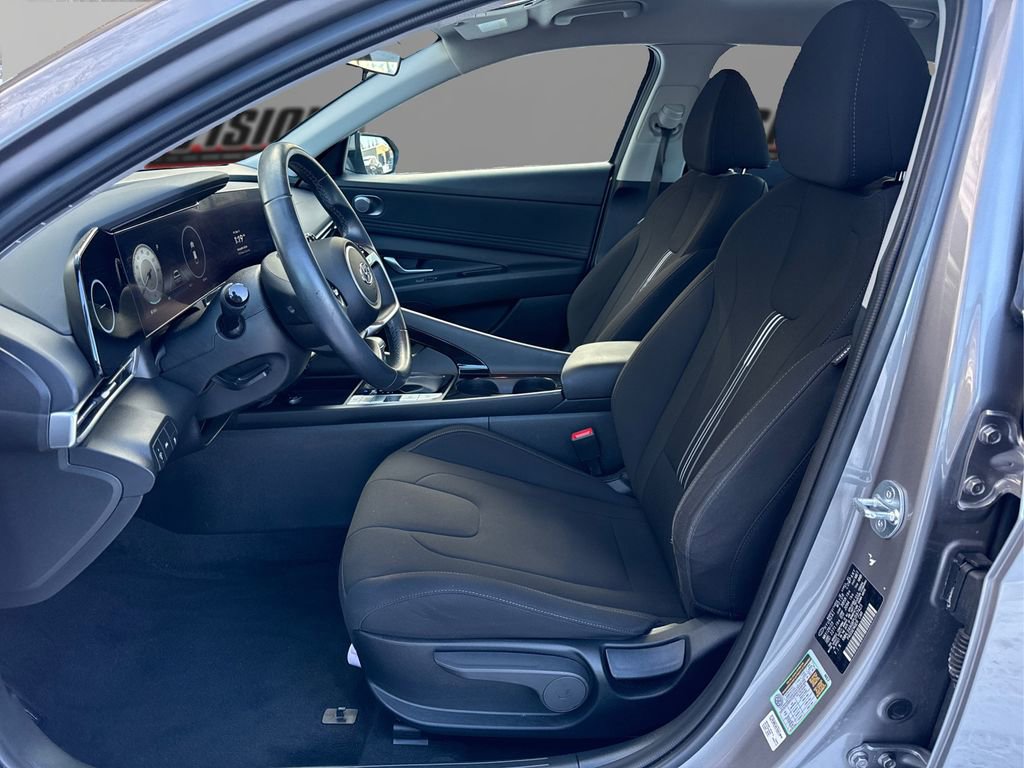 Certified 2023 Hyundai Elantra SEL w/ Convenience Package image 9