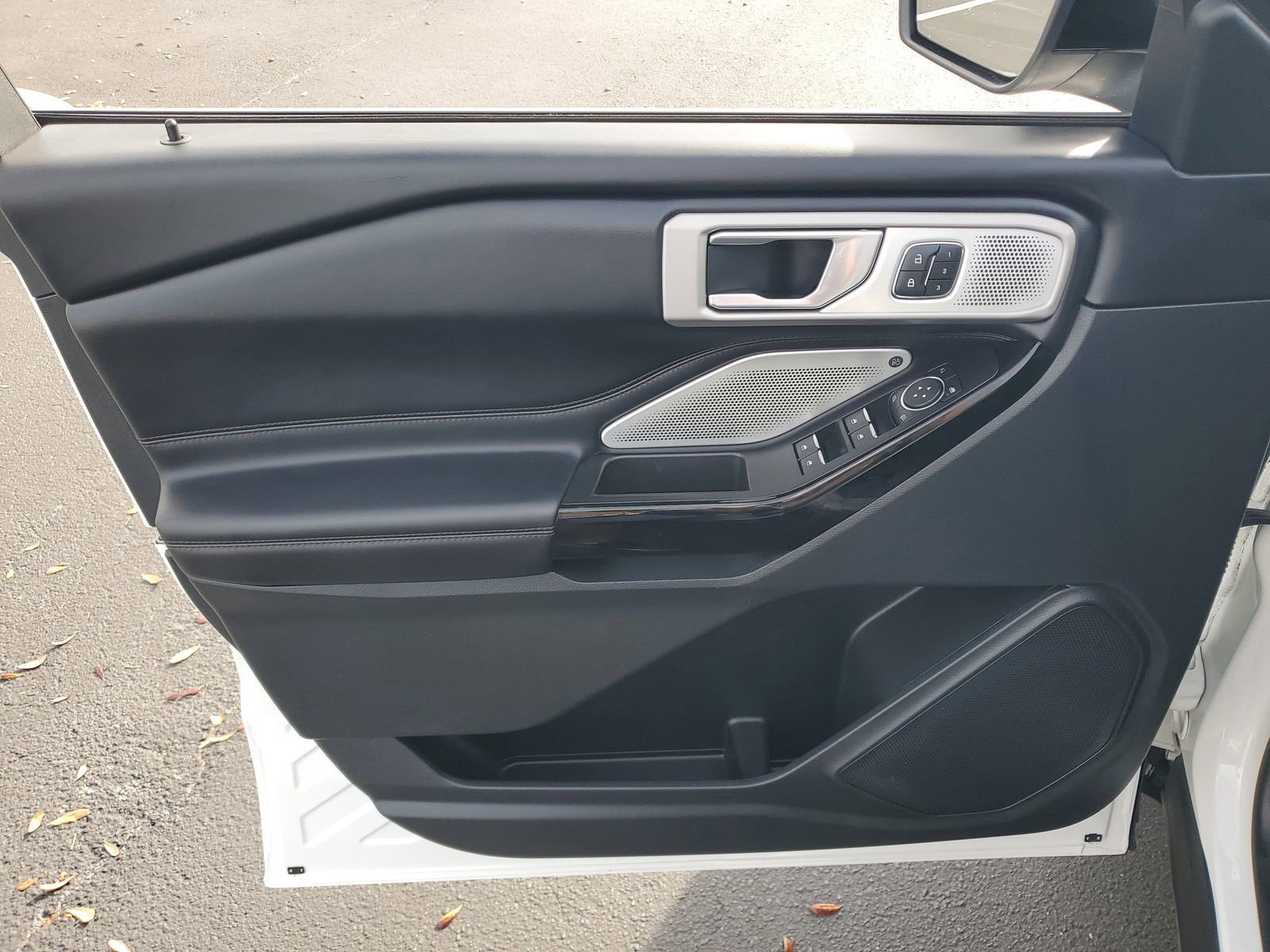 Used 2021 Ford Explorer Platinum w/ Equipment Group 601A image 16