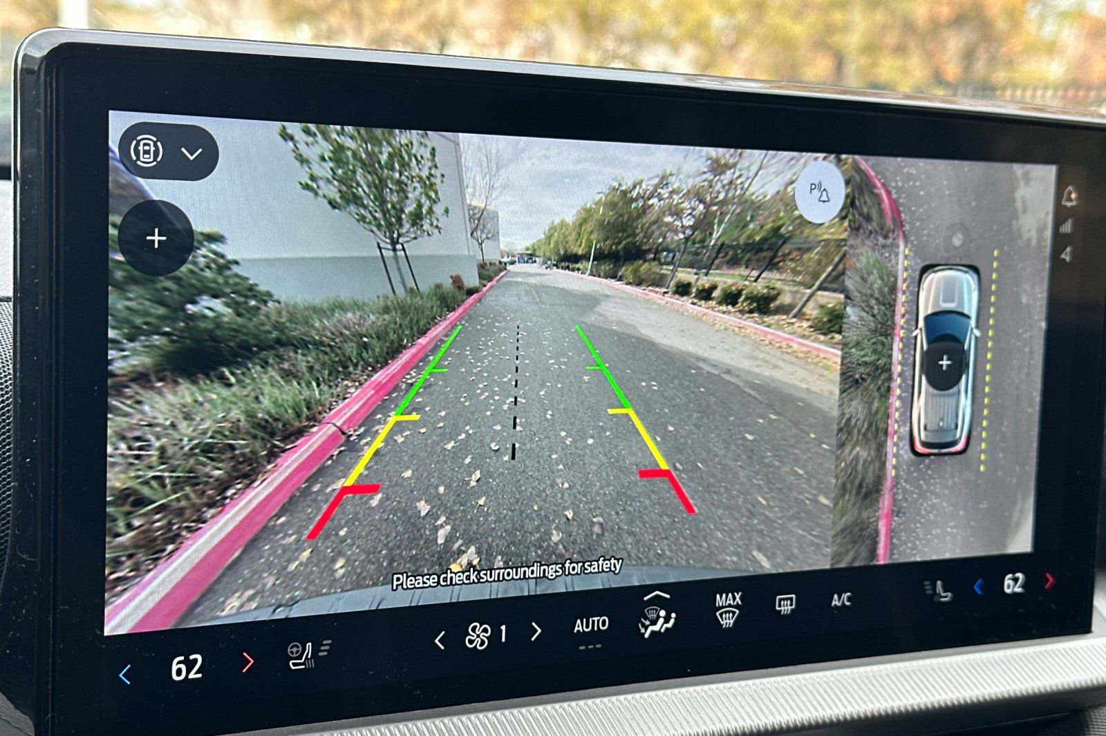 Used 2025 Ford Explorer ST-Line w/ ST-Line Street Pack image 28