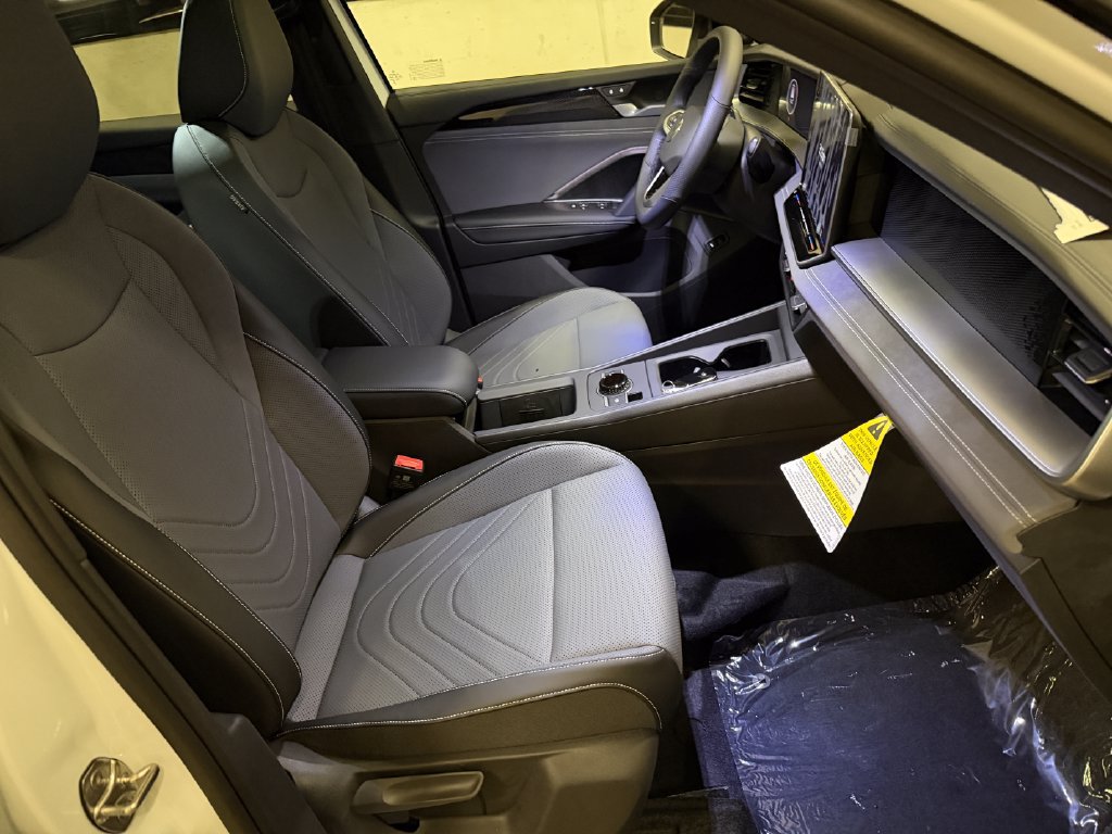 New 2026 Volkswagen Tiguan SE R-Line AWD/4WD image 21