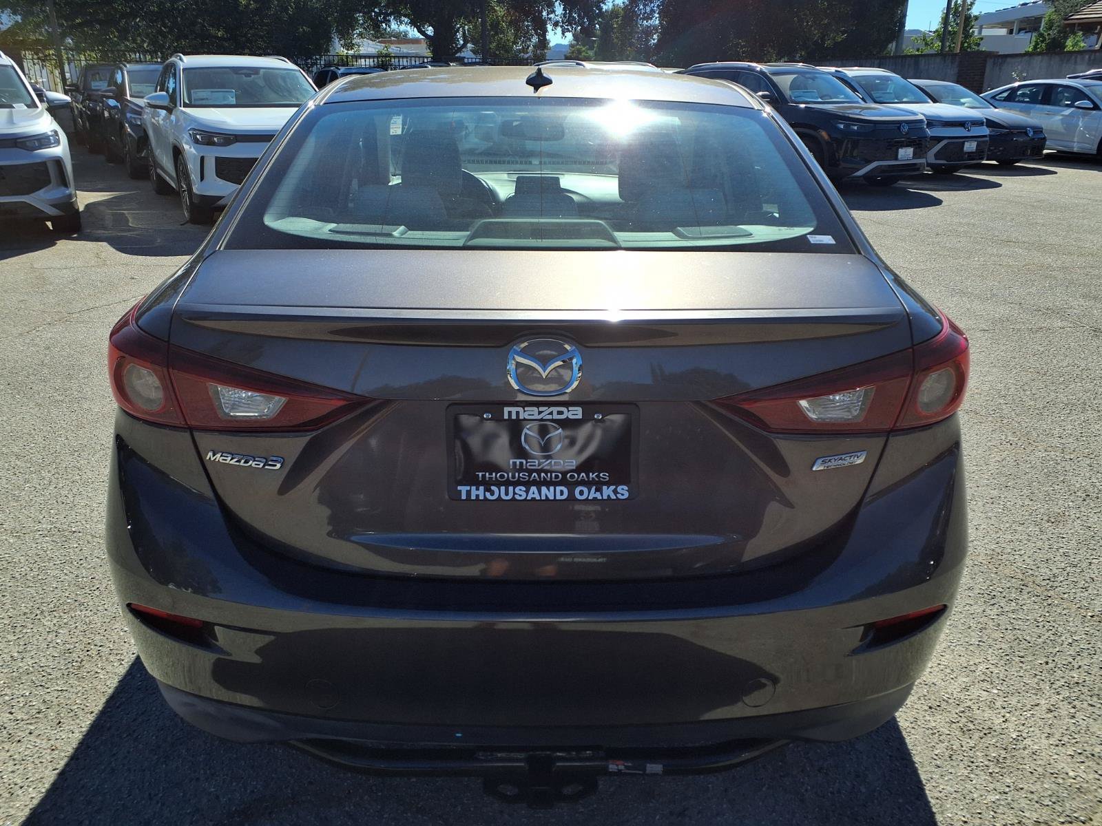 Used 2018 MAZDA MAZDA3 Grand Touring w/ Premium Equipment Package FWD image 3