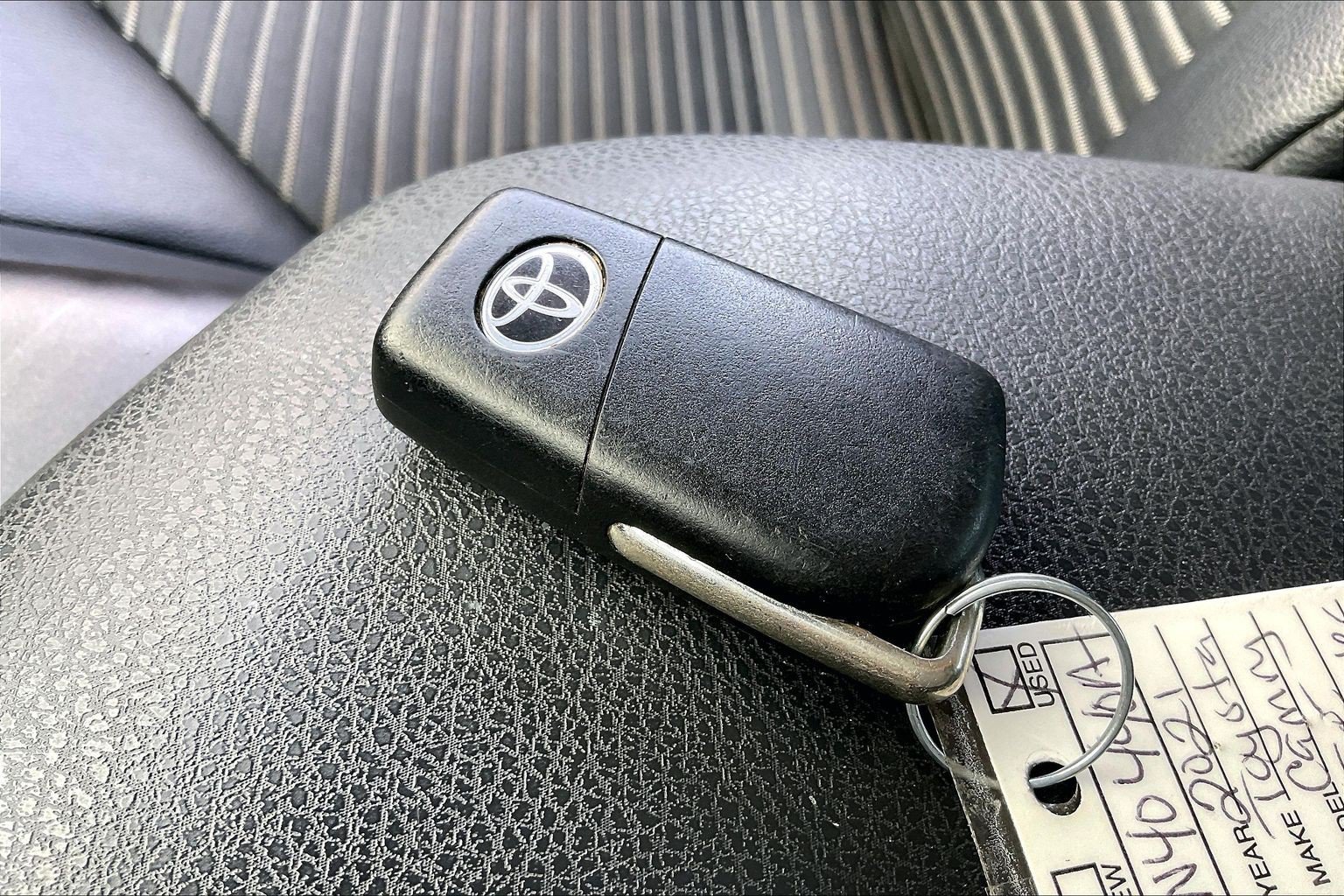 Used 2021 Toyota Camry SE FWD image 14