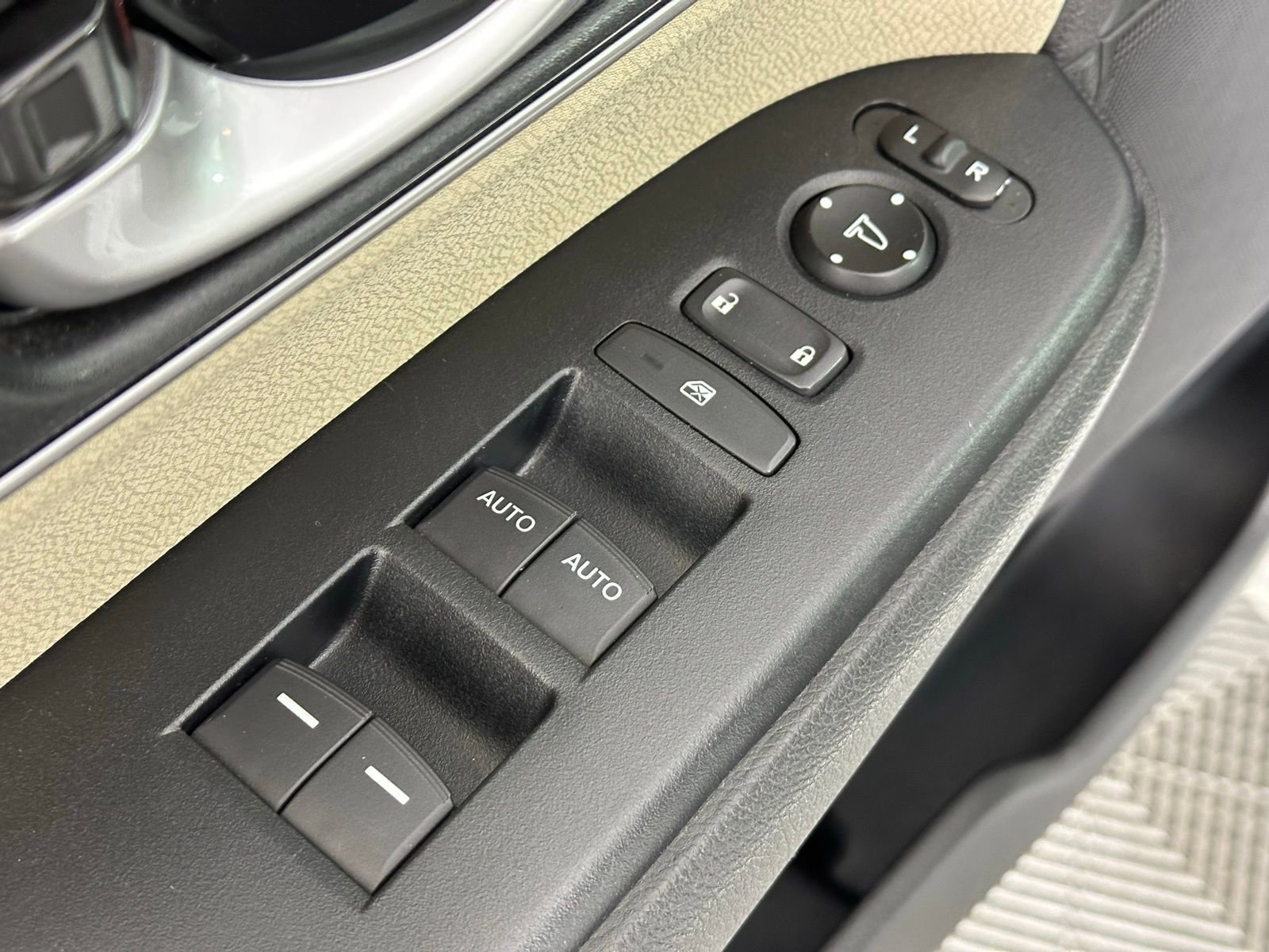 Used 2018 Honda CR-V EX image 33