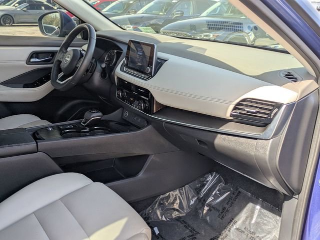 Used 2022 Nissan Rogue SV w/ SV Premium Package image 33