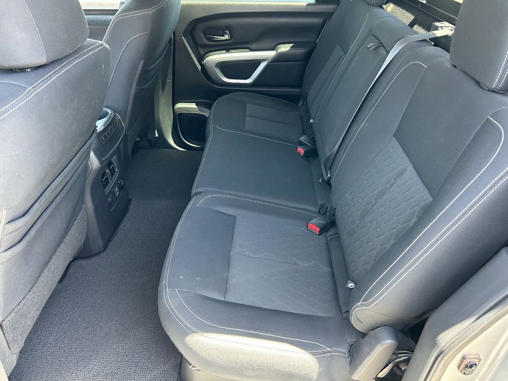 Used 2019 Nissan Titan SV w/ SV Convenience Package AWD/4WD image 16