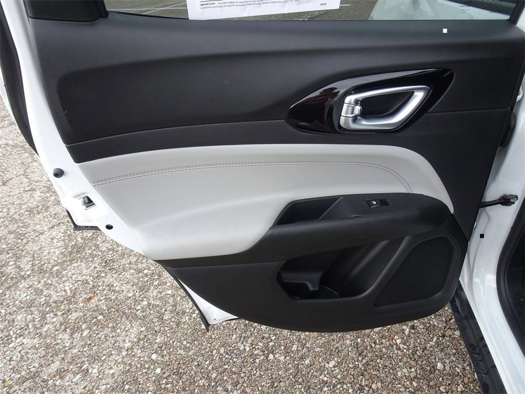 Used 2024 Jeep Compass Limited image 15