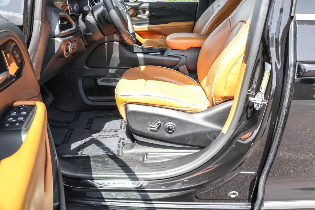Used 2022 Chrysler Pacifica Pinnacle AWD/4WD image 19