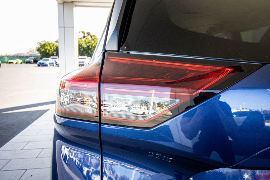 Used 2021 Nissan Rogue S image 13