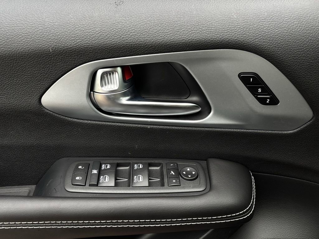 New 2026 Chrysler Pacifica Limited FWD image 21