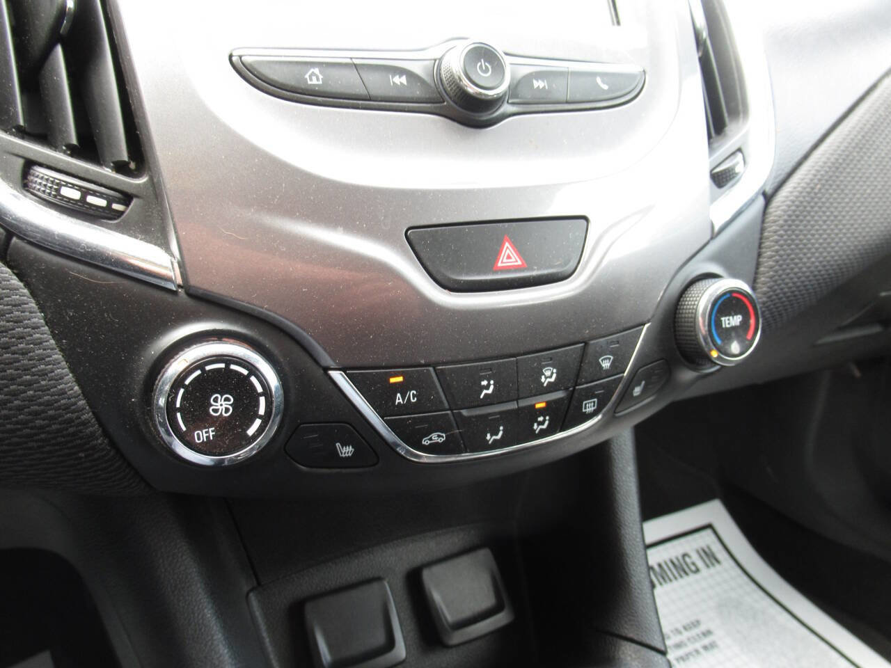 Used 2017 Chevrolet Cruze LT w/ Convenience Package image 30