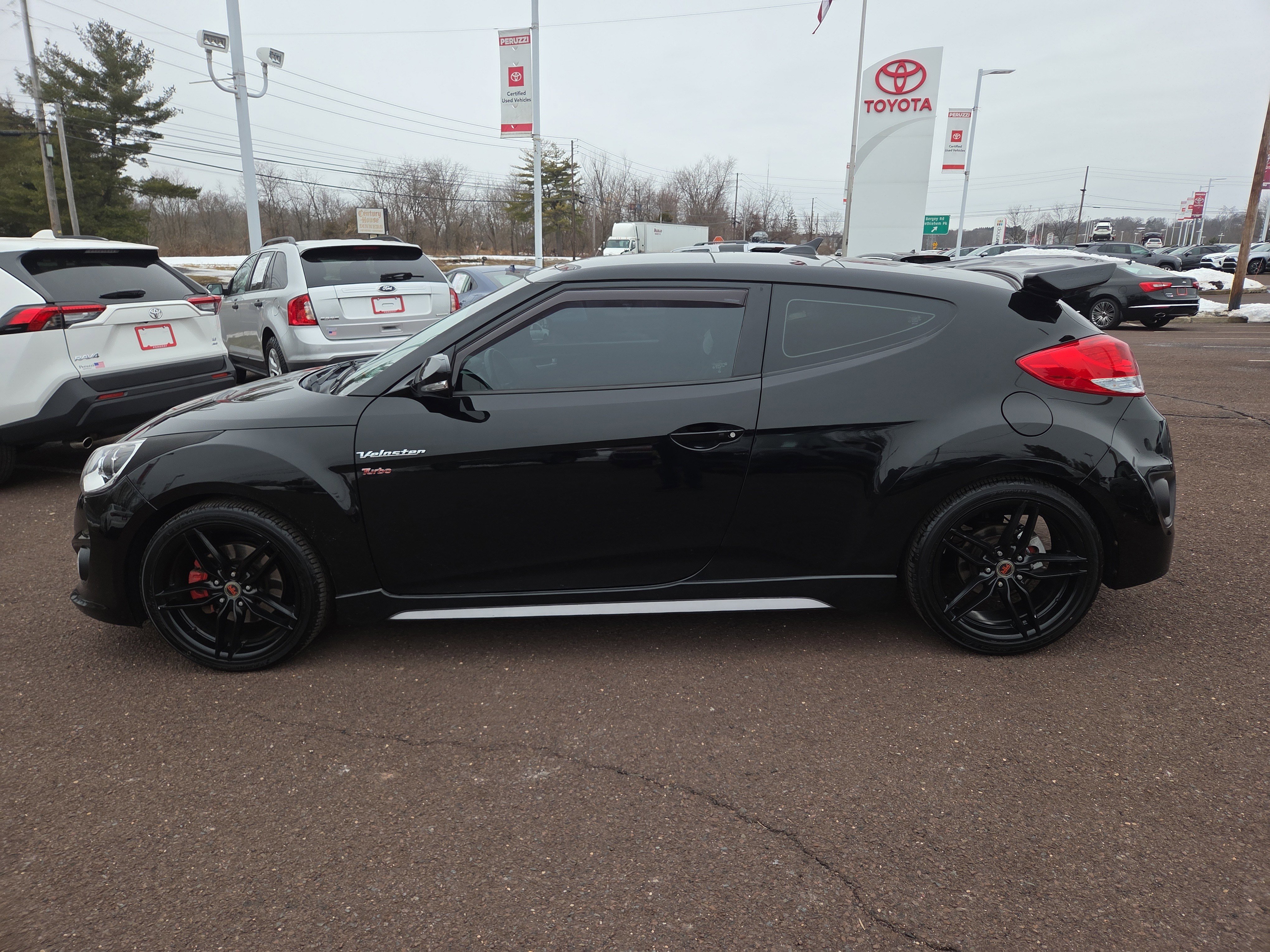 Used 2014 Hyundai Veloster Turbo w/ Turbo Technology Package 04 image 6