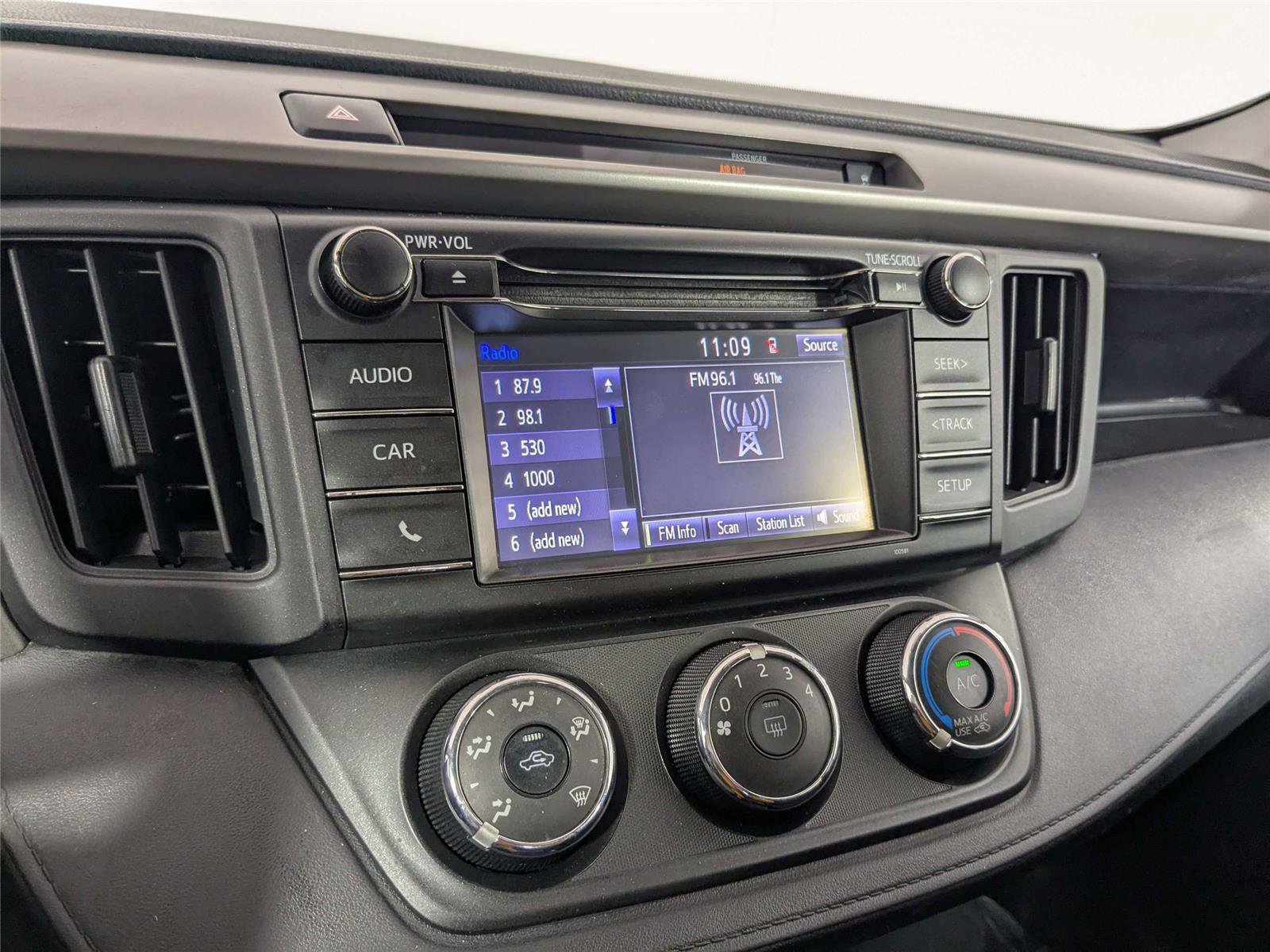 Used 2016 Toyota RAV4 LE image 21