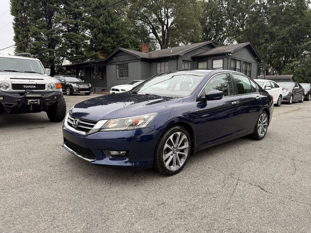 Used 2015 Honda Accord Sport image 2