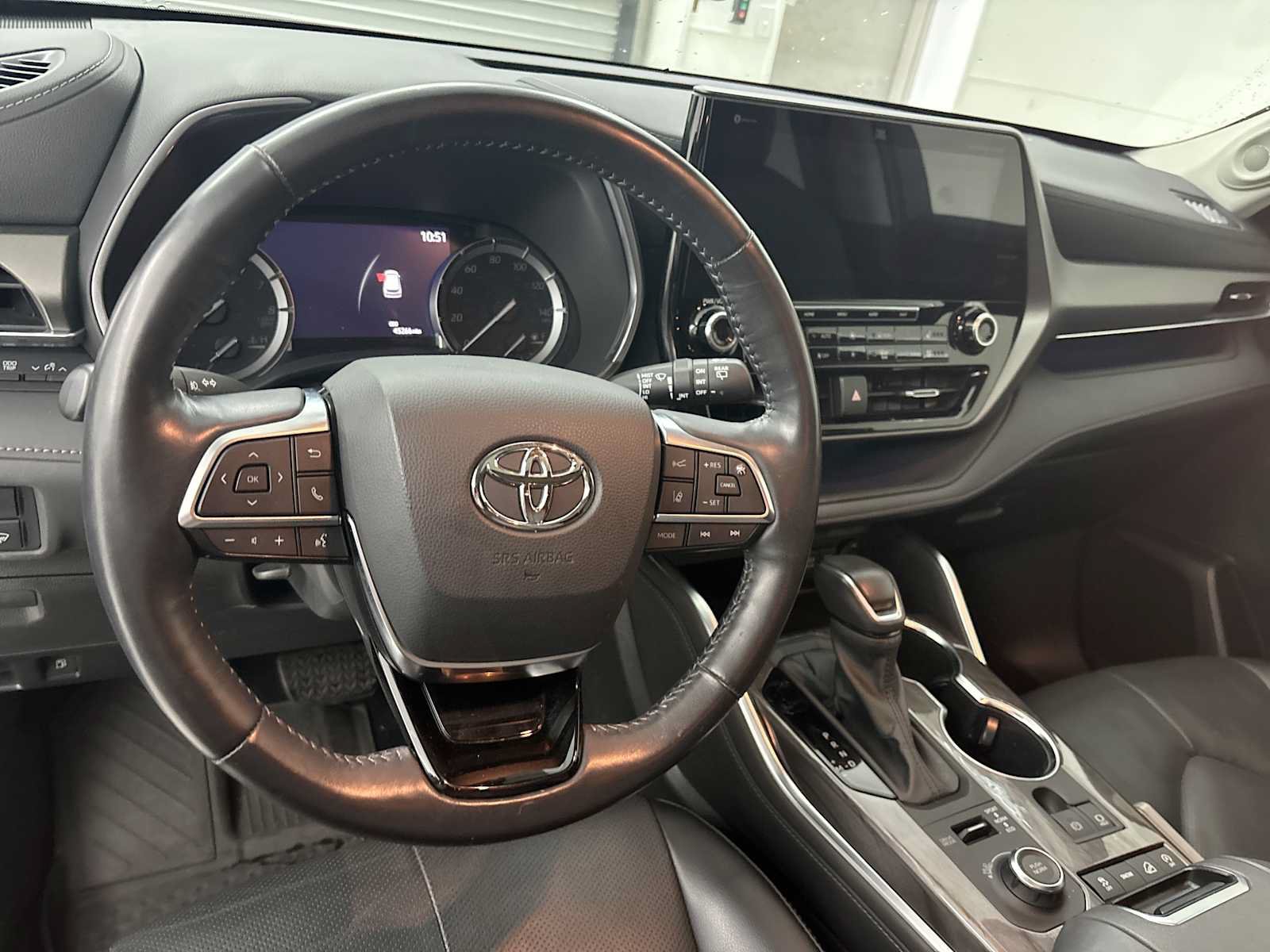 Used 2021 Toyota Highlander Limited AWD/4WD image 11