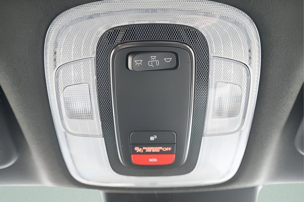 Certified 2025 Hyundai Elantra SEL FWD image 19