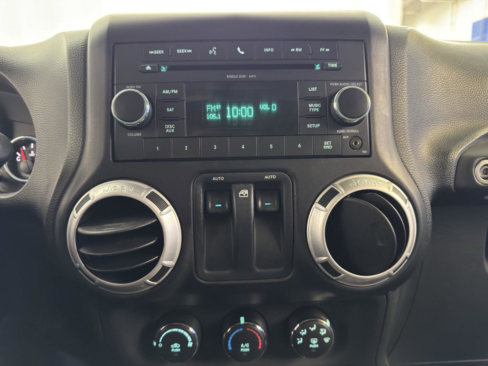 Used 2014 Jeep Wrangler Rubicon image 22