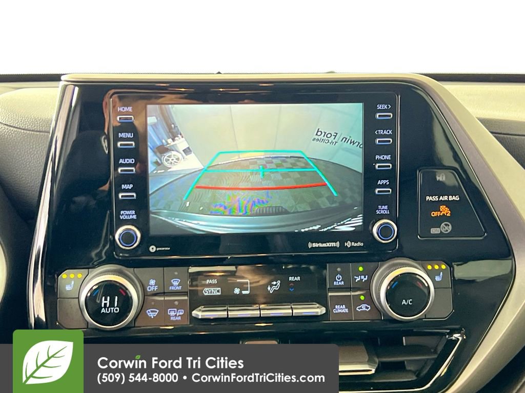 Used 2020 Toyota Highlander XLE AWD/4WD image 22