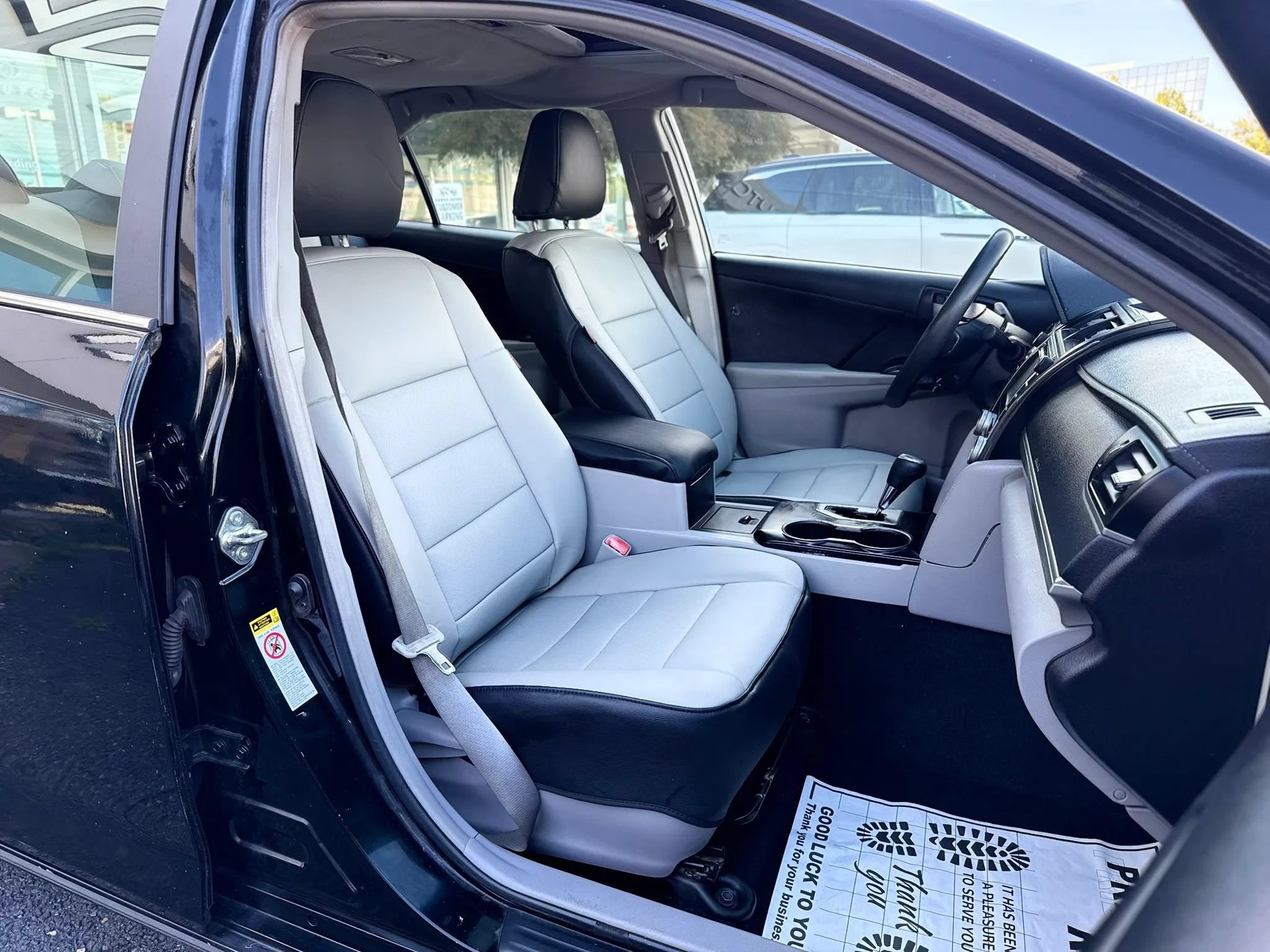 Used 2014 Toyota Camry LE FWD image 32