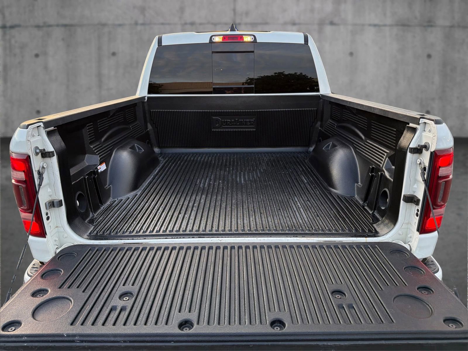 Used 2019 RAM 1500 Laramie image 13