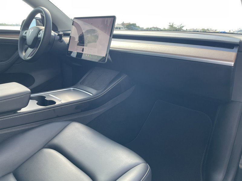 Used 2024 Tesla Model Y Long Range image 8