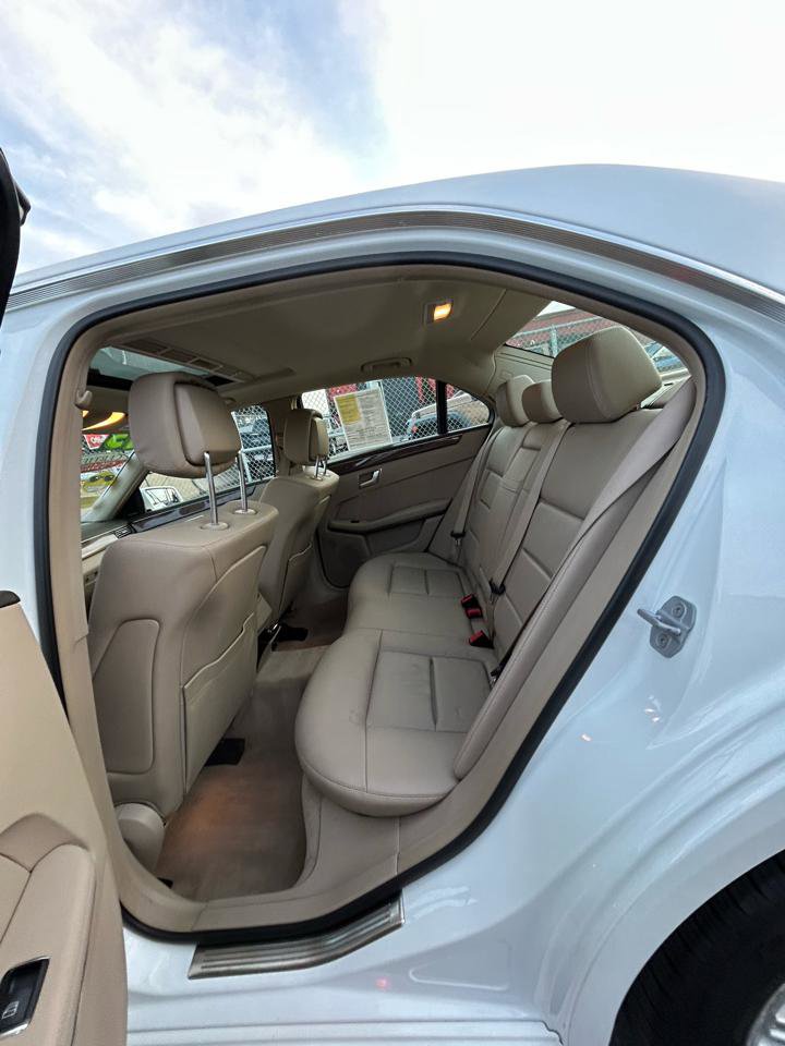 Used 2013 Mercedes-Benz E 350 4MATIC Sedan image 10