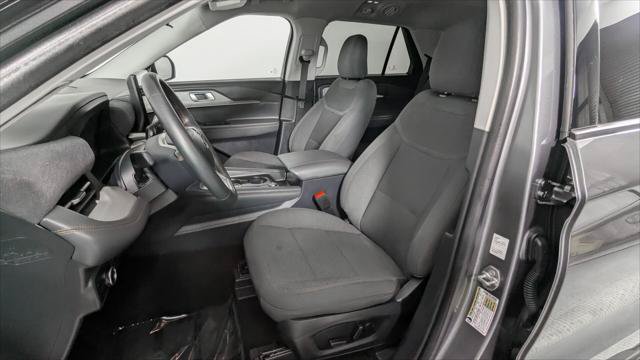 Used 2025 Ford Explorer Active RWD image 14