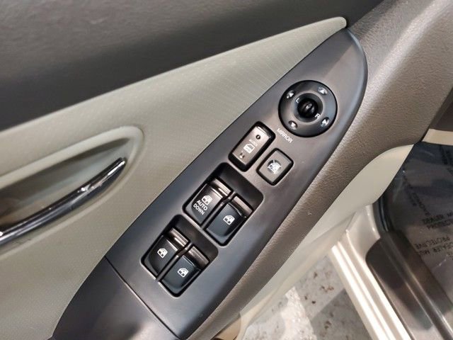 Used 2010 Hyundai Elantra GLS image 12