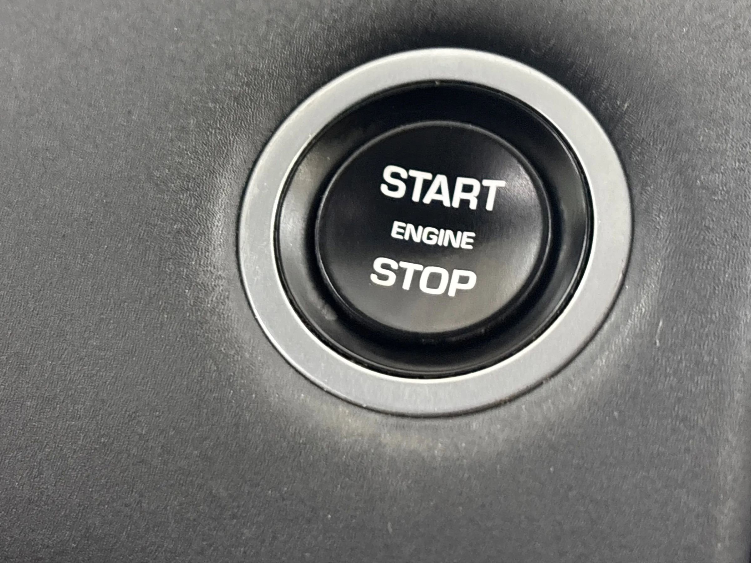 Used 2020 Land Rover Discovery HSE image 40