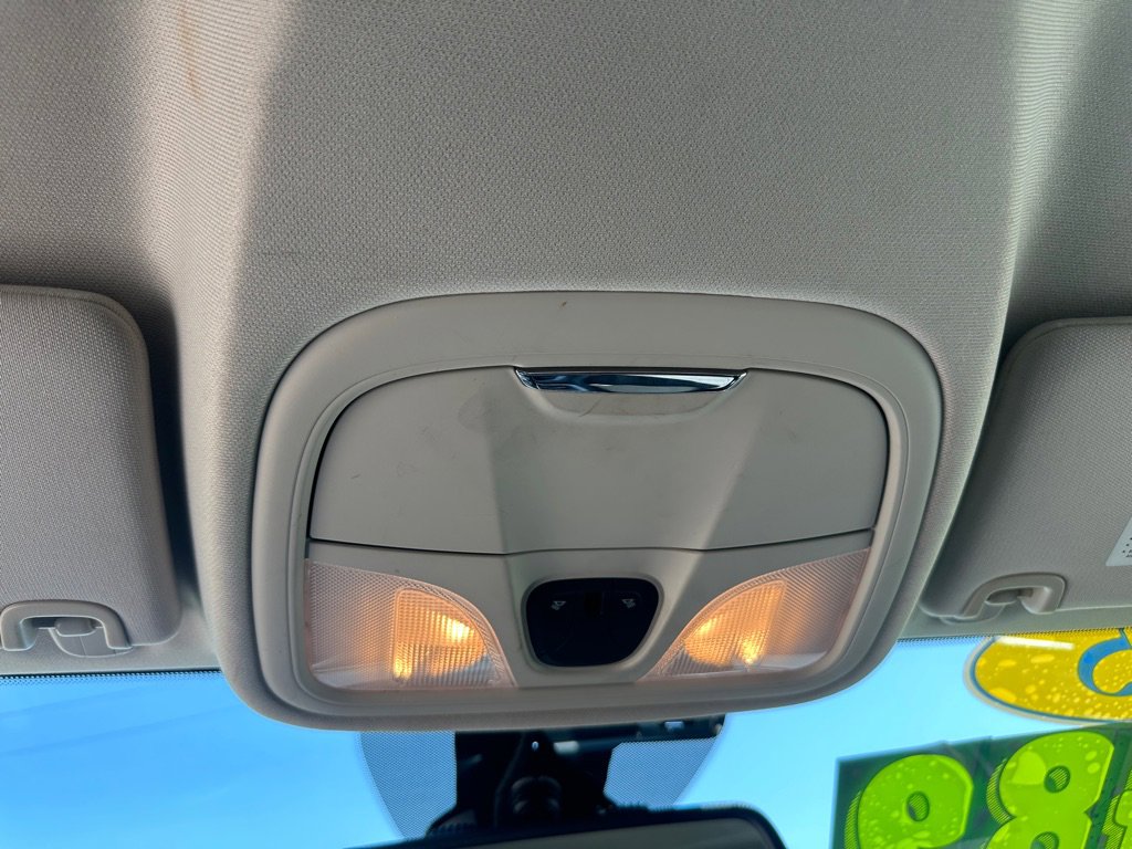 Used 2015 Chrysler 200 Limited w/ Convenience Group image 19